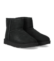 BOTA MINI CLASSIC II NEGRA UGG