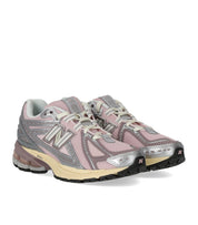 NEW BALANCE 1906R PINK SILVER SNEAKER