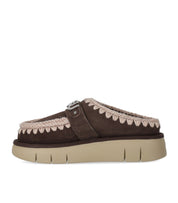 MOU BOUNCE METAL LOGO MOCHA CLOG