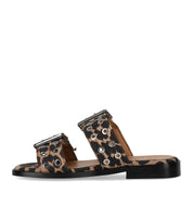 GANNI ANIMALIER FLACHE SANDALE MIT SCHNALLEN