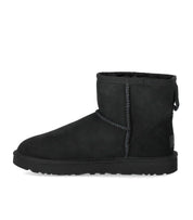 BOTA MINI CLASSIC II NEGRA UGG