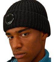 C.P. COMPANY BLACK BEANIE