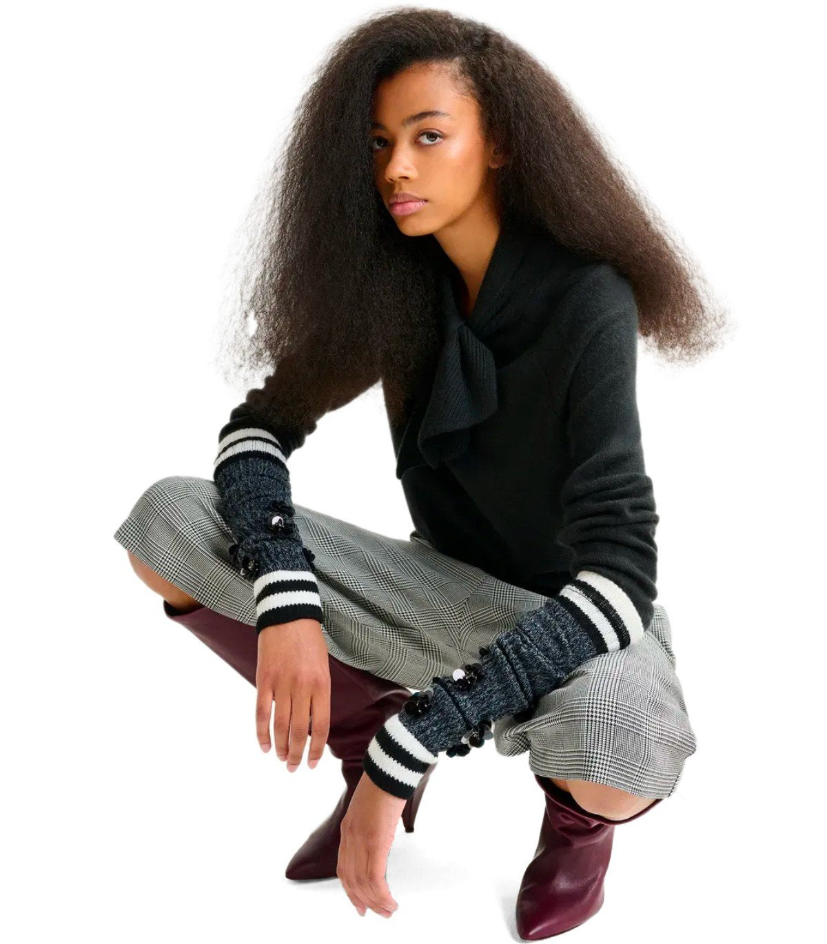 ESSENTIEL ANTWERP INVITED BLACK SWEATER