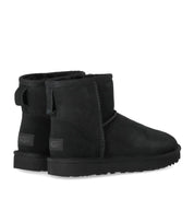 BOTA MINI CLASSIC II NEGRA UGG