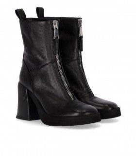 STRATEGIA NATURE BLACK HEELED ANKLE BOOT