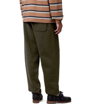 CARHARTT WIP CHASE OLIVGRÜNE JOGGING HOSE 