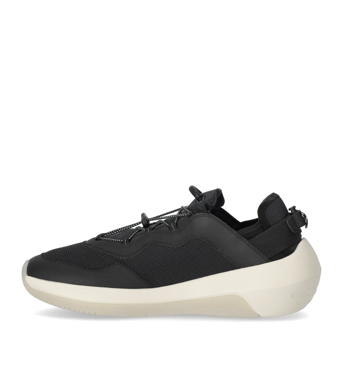 EMPORIO ARMANI TRAVEL ESSENTIAL BLACK SNEAKER