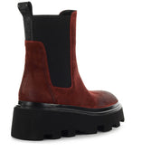 ELENA IACHI ROOD SUEDE CHELSEA LAARS