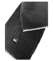 ÉCHARPE FLUFF NOIRE UGG