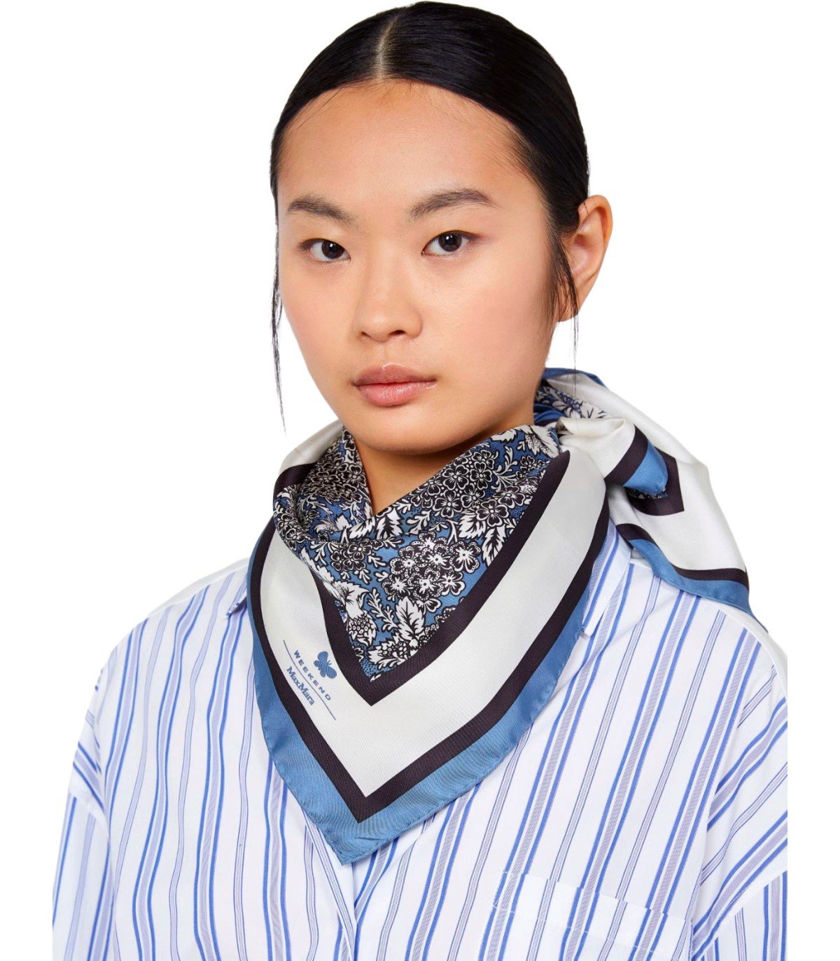 MAX MARA WEEKEND ONESTO LICHTBLAUWE FOULARD SJAAL