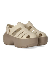 CROCS STOMP FISHERMAN BEIGE SANDAL